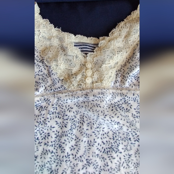 Abercrombie And Fitch Vintage Womans Small White And Navy Blue Tank Top - Picture 6 of 7